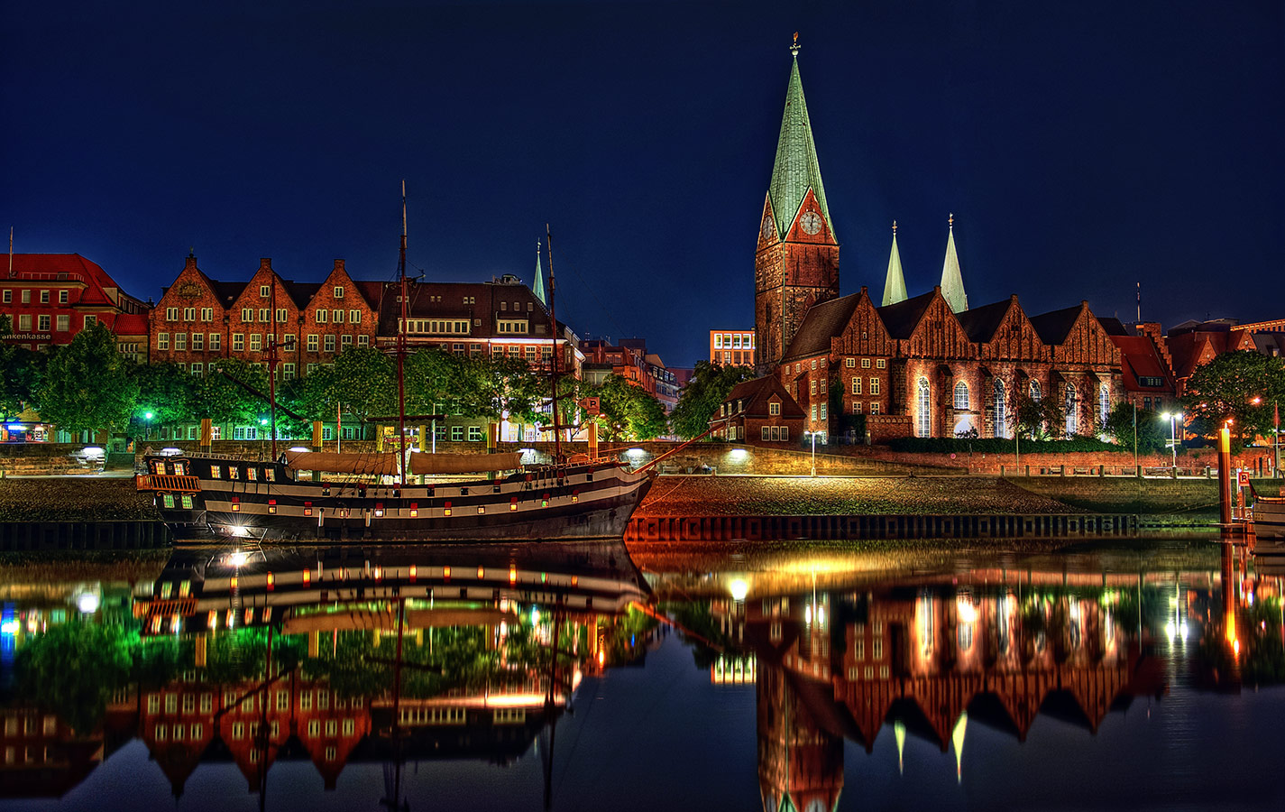 Bremen by night