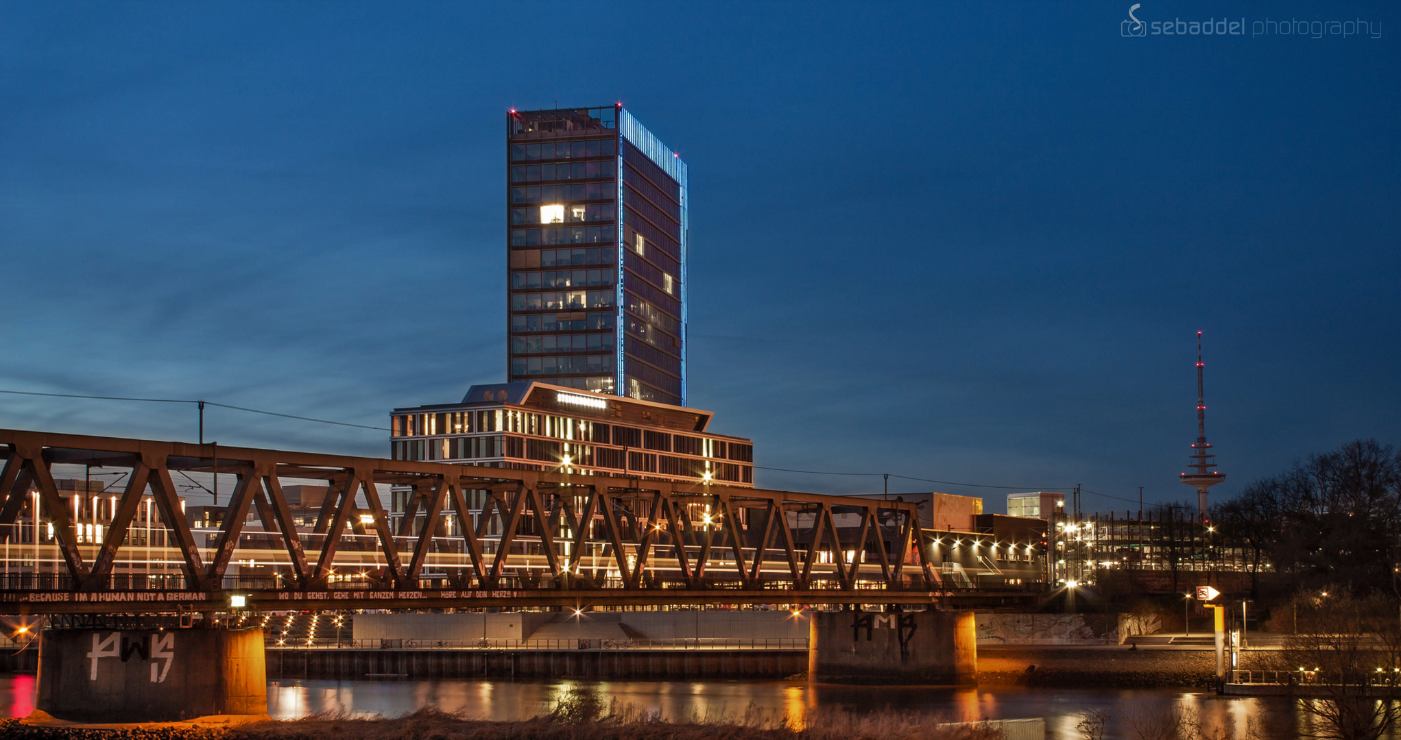 Bremen by night. Wesertower | Stephanibrücke