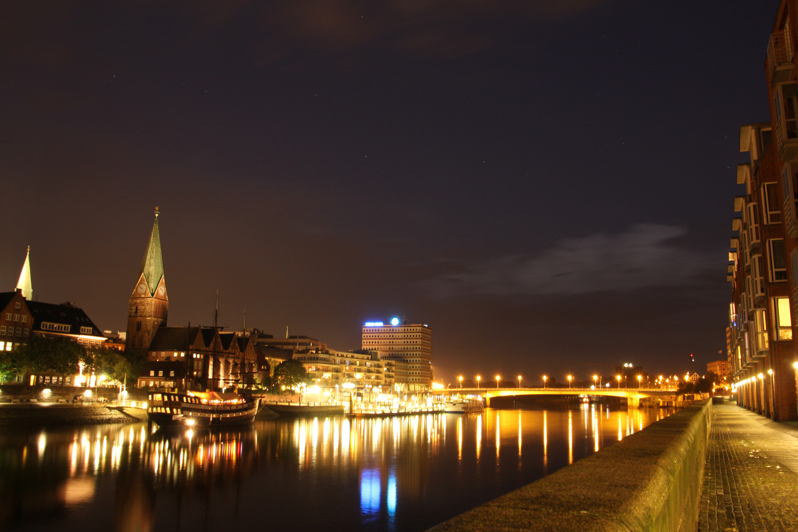 Bremen in der Nacht