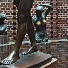 Bremen, Skulpturen im Schnoor aus "... zeigt her, eure Füße, ..." No. 14