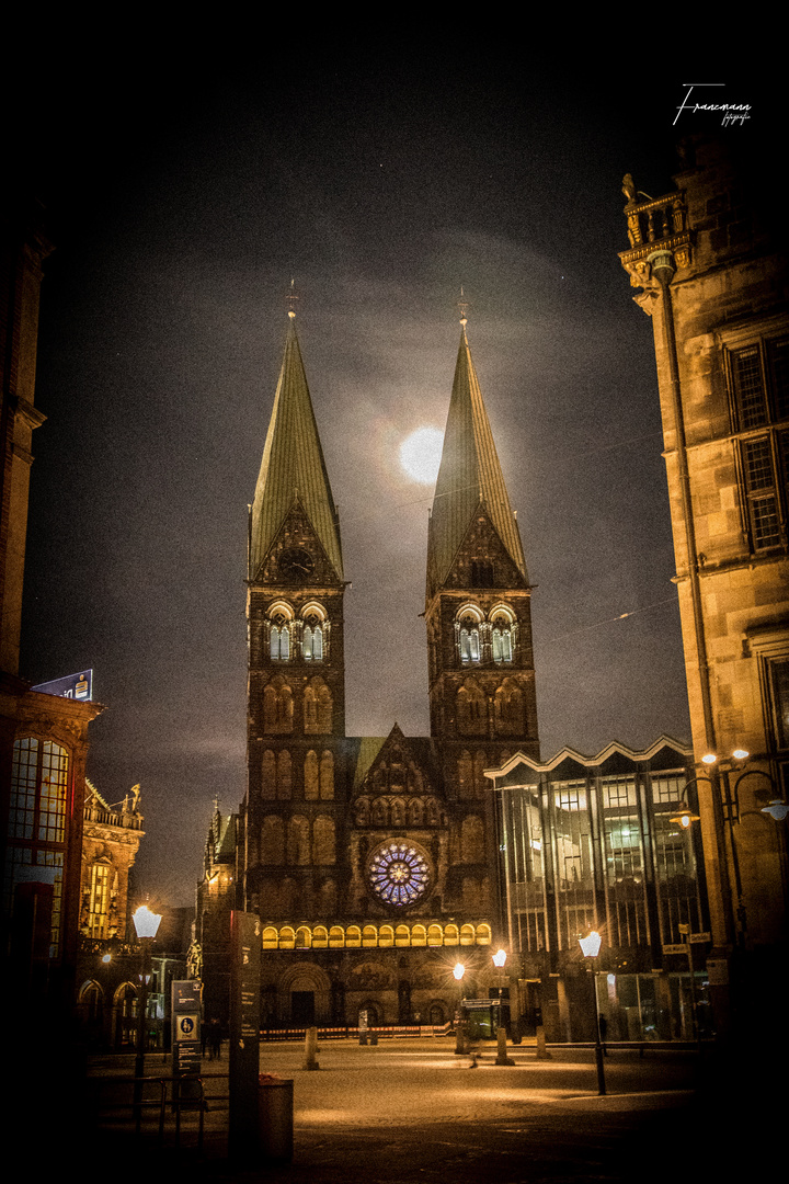 Bremer Dom im Dunkeln