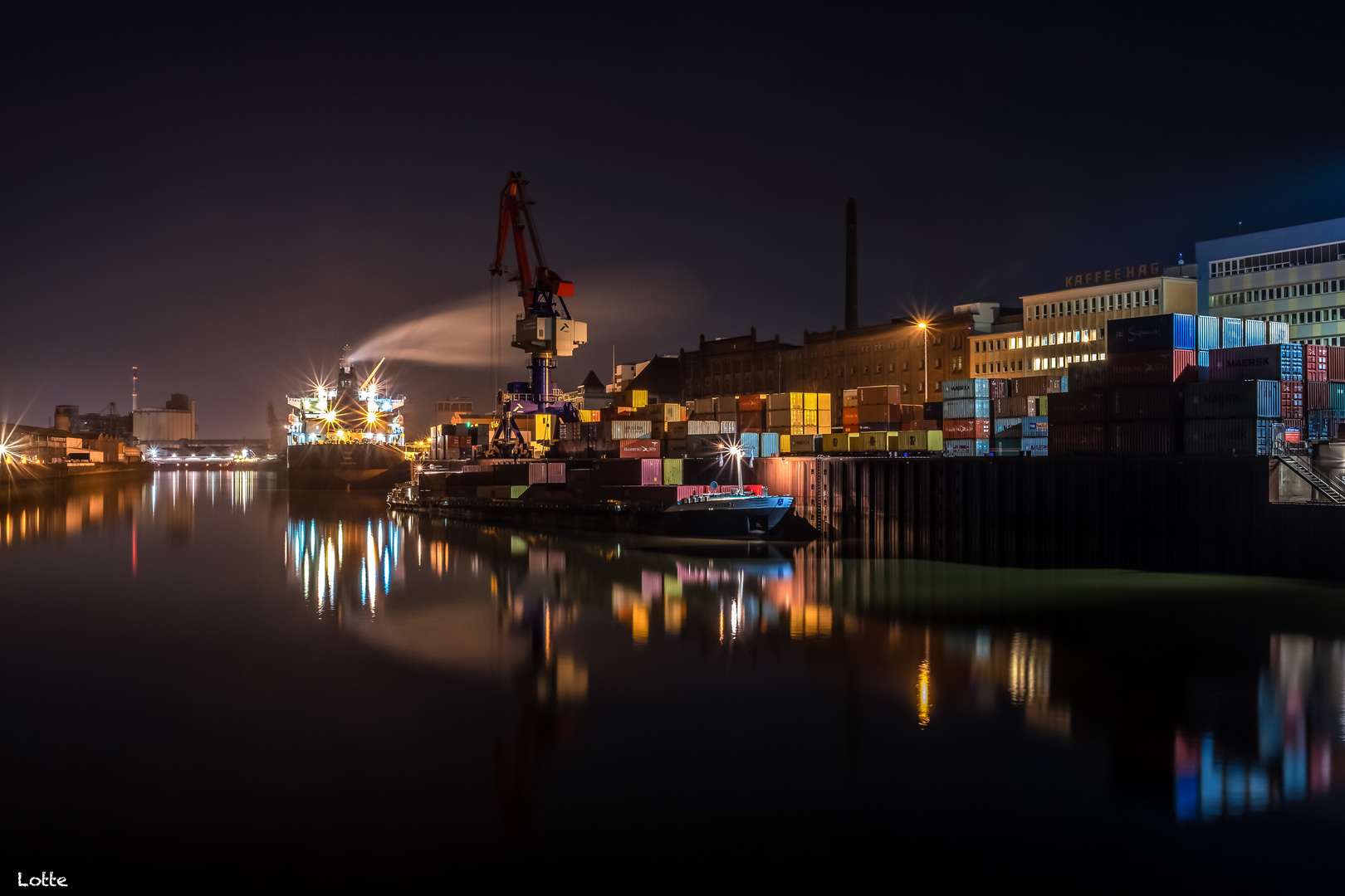 Bremer Industriehafen bei Nacht