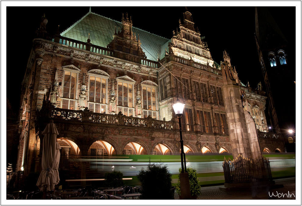 Bremer Rathaus bei Nacht