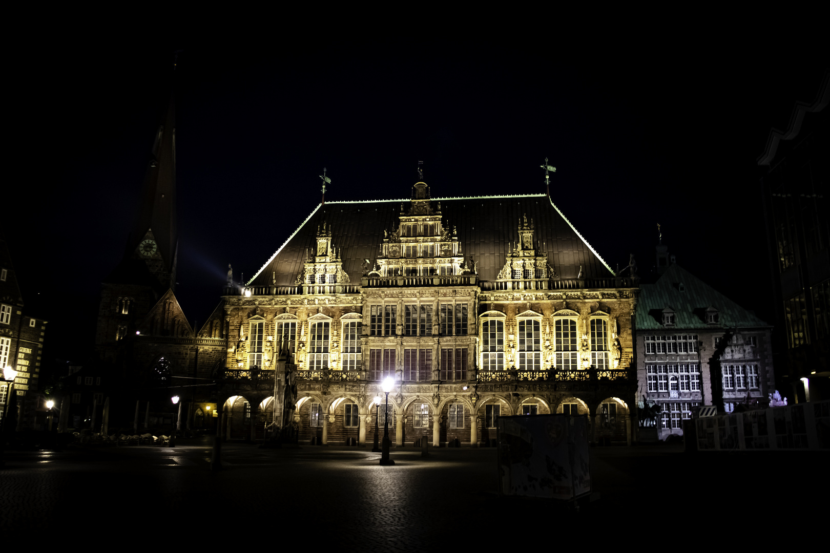 Bremer Rathaus bei Nacht