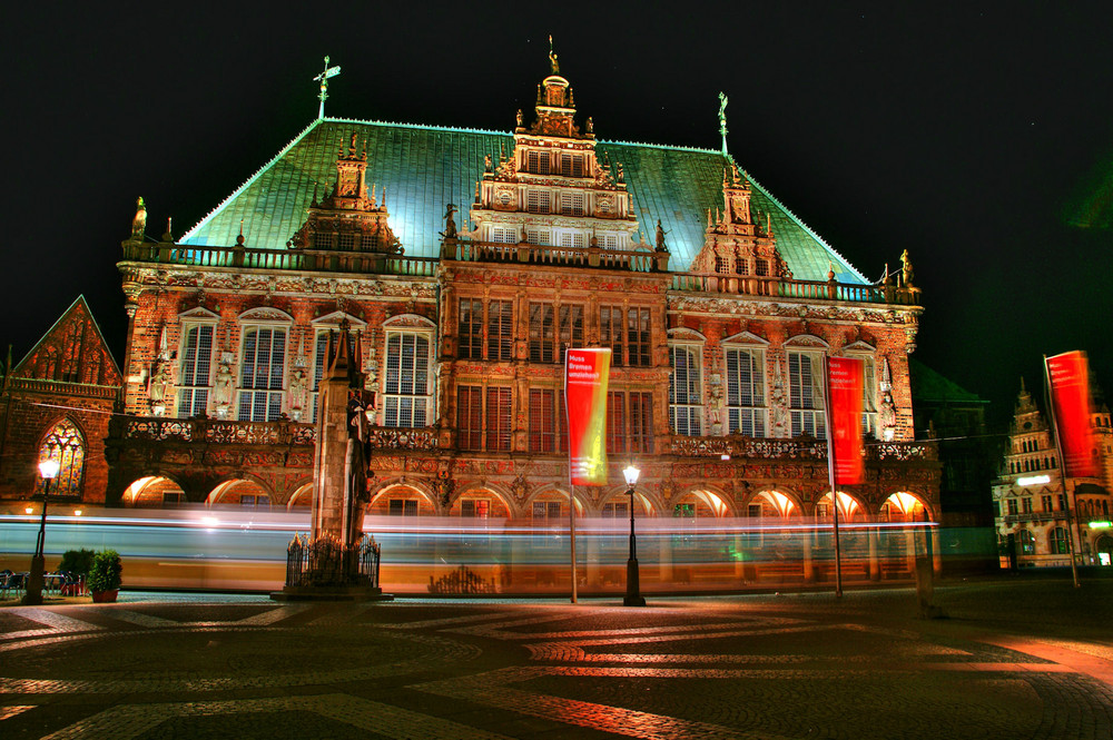 Bremer Rathaus bei Nacht