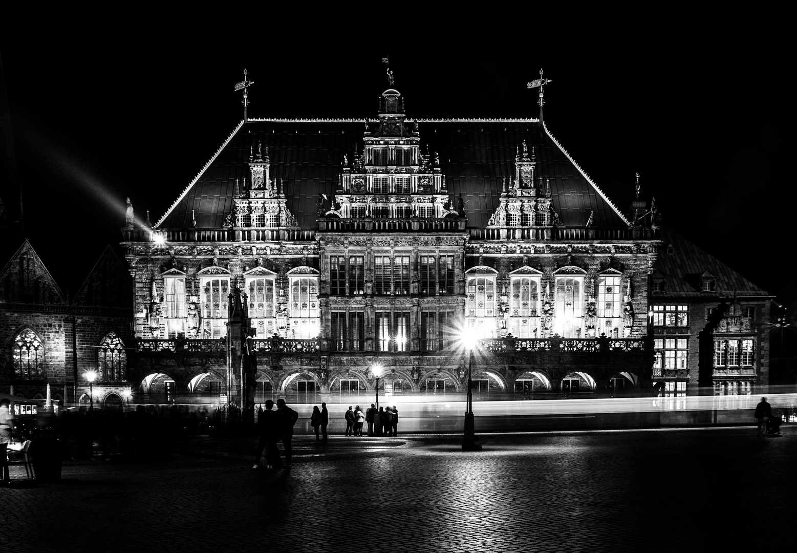 Bremer Rathaus bei Nacht in SW