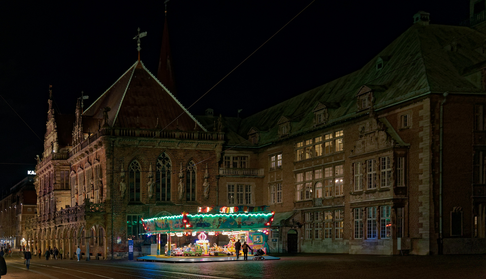 Bremer Rathaus mit Karussel