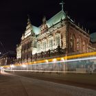 Bremer Rathaus mit Straßenbahn