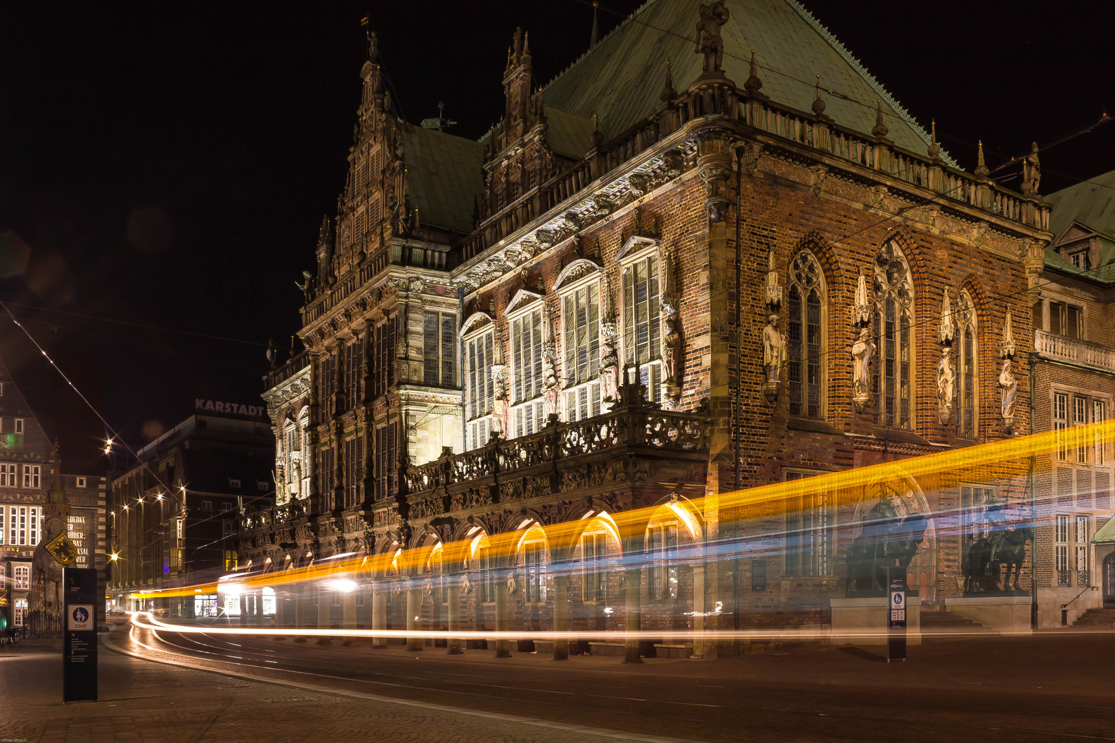 Bremer Rathaus mit Streifen