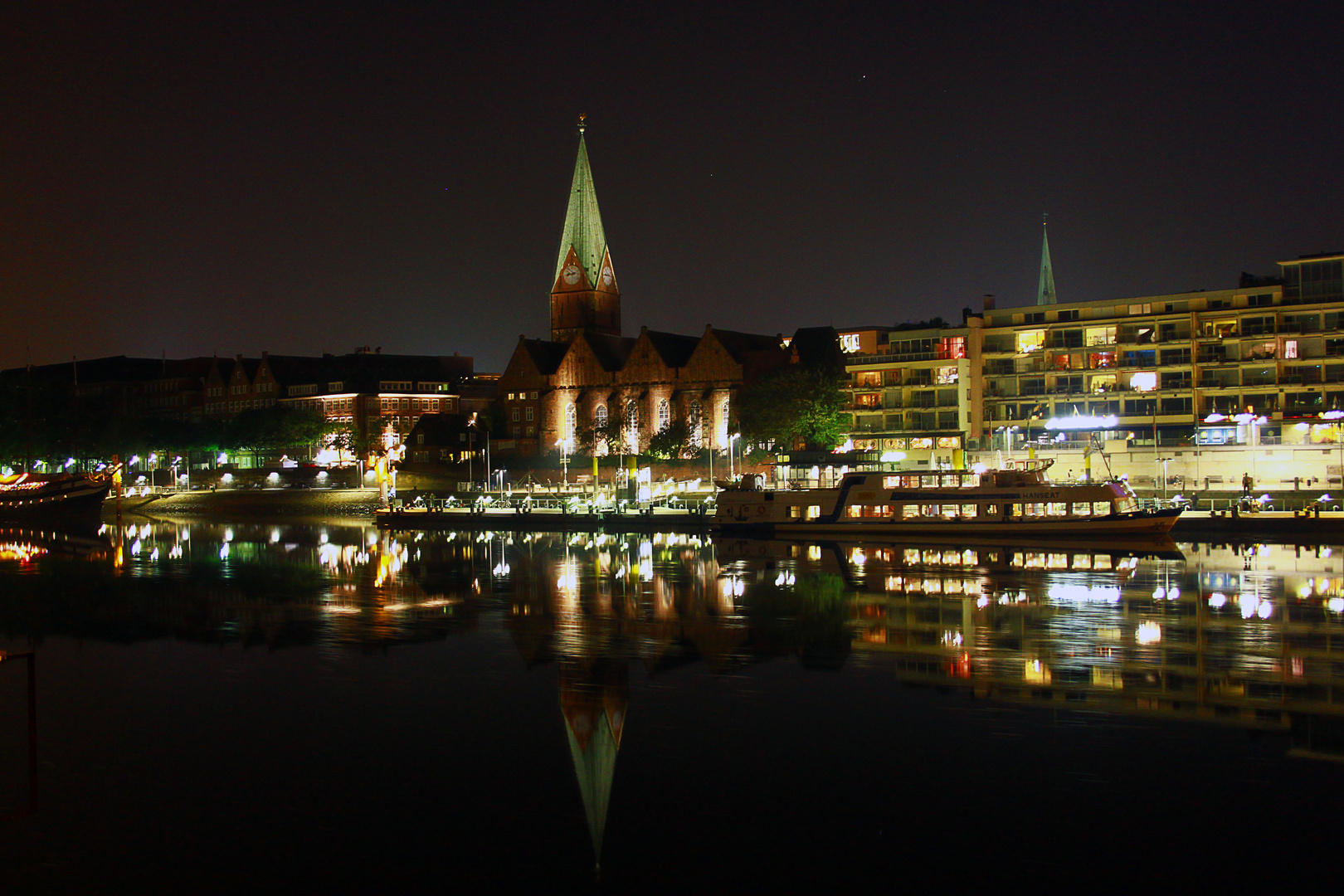 Bremer Schlachte bei Nacht