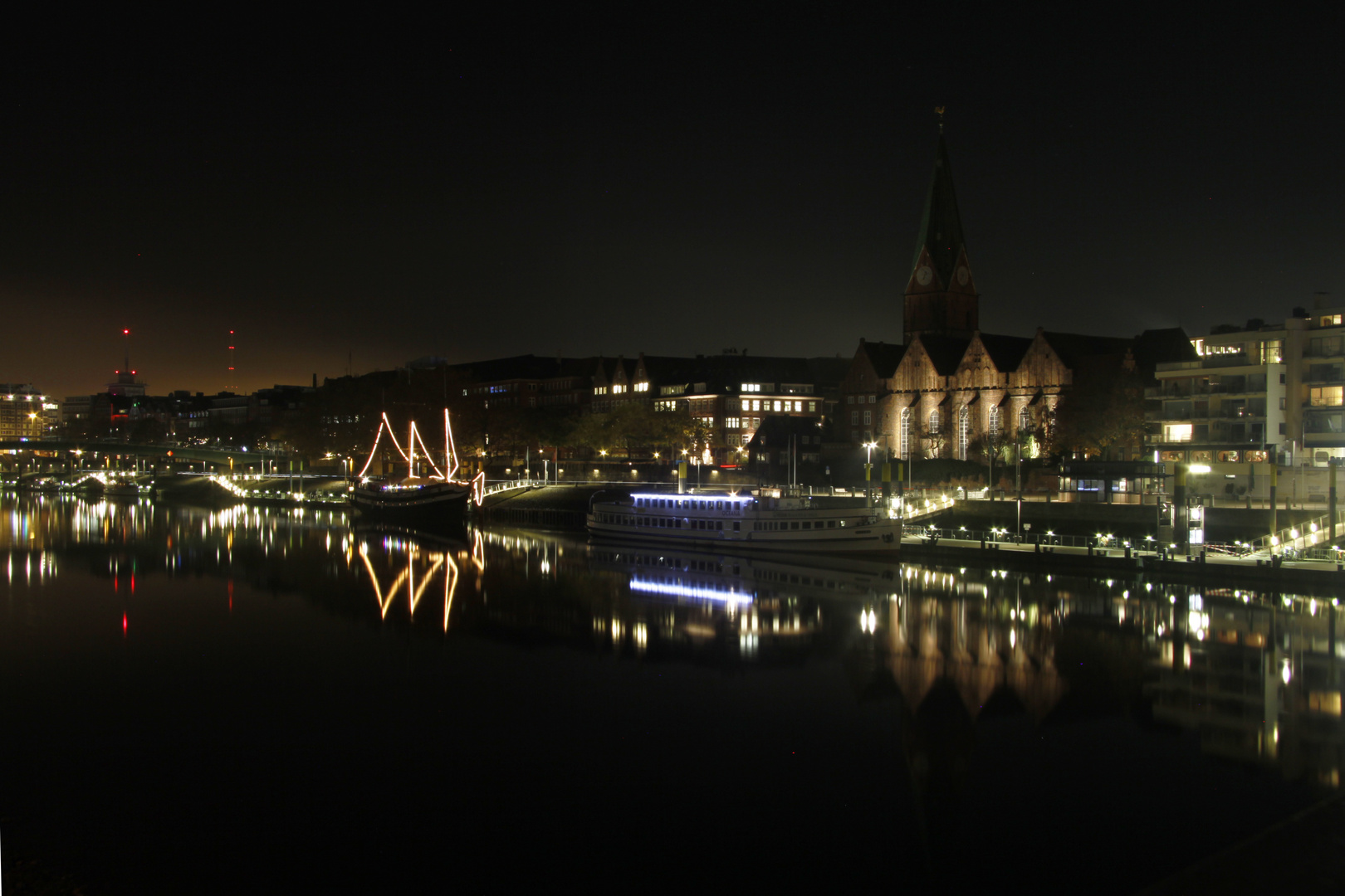 Bremer Schlachte bei Nacht