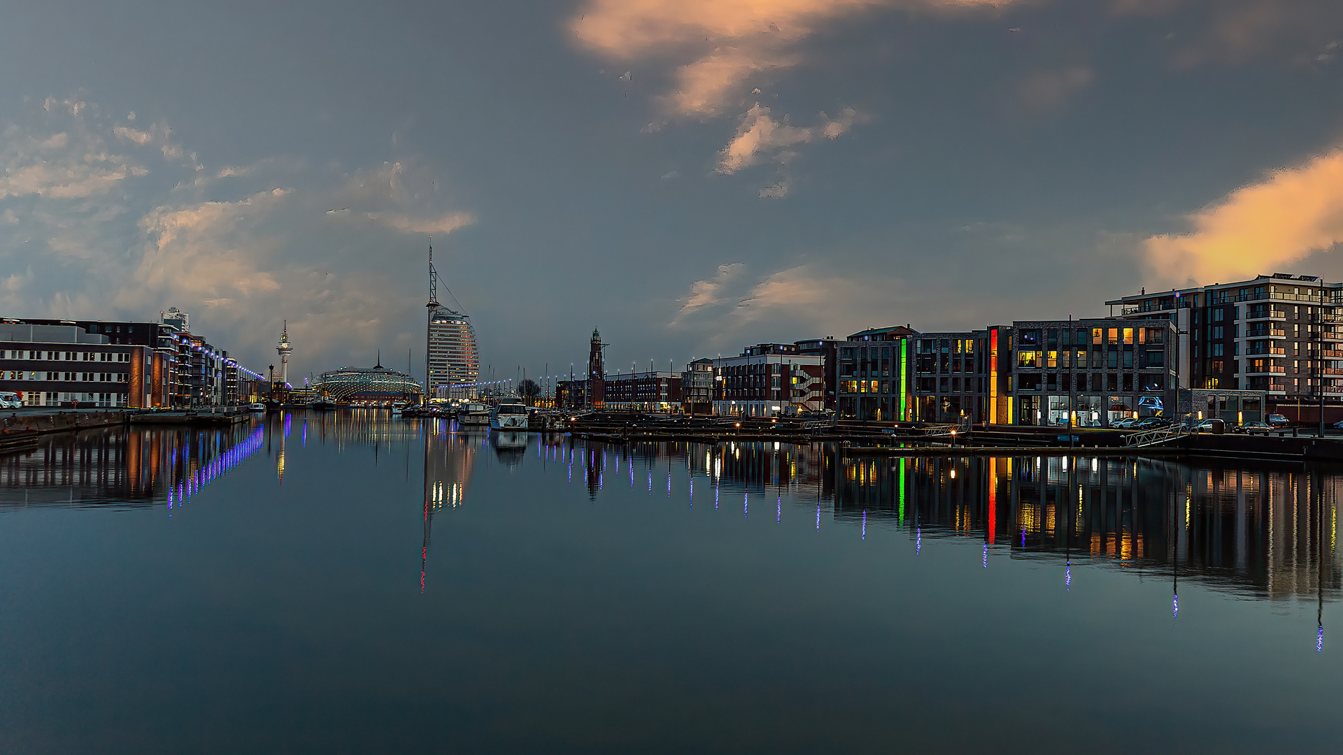 Bremerhaven bei Abendämmerung