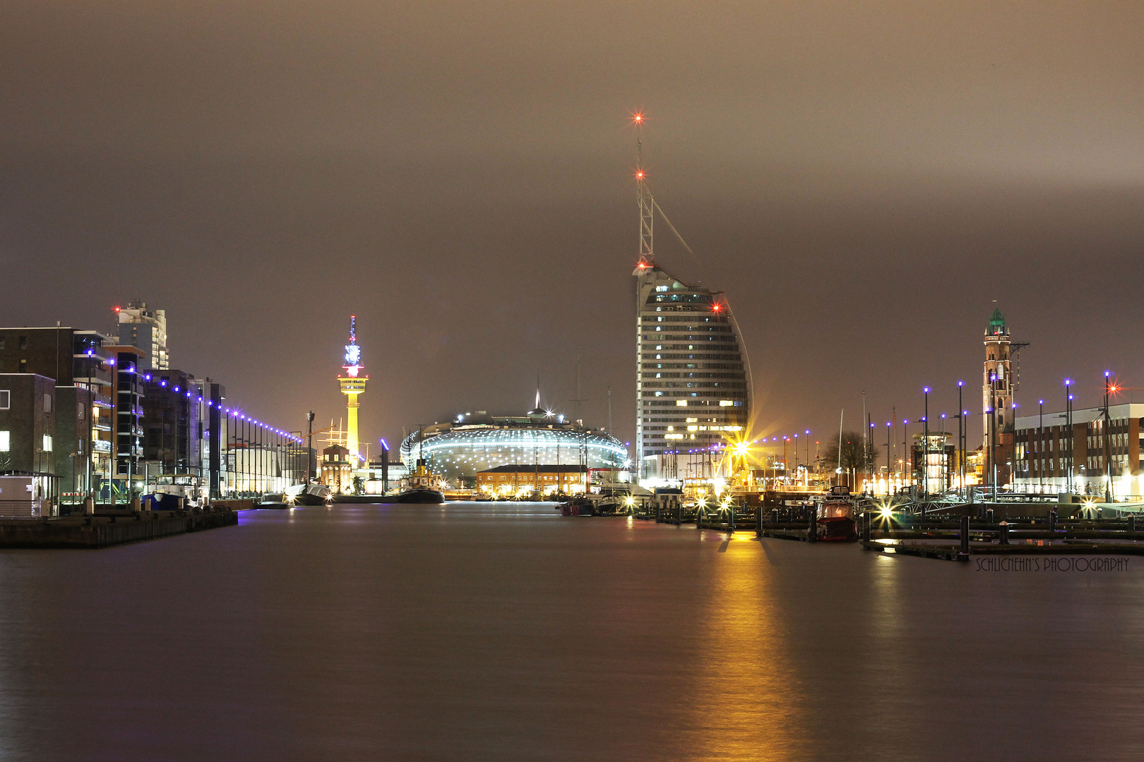 Bremerhaven bei Nacht