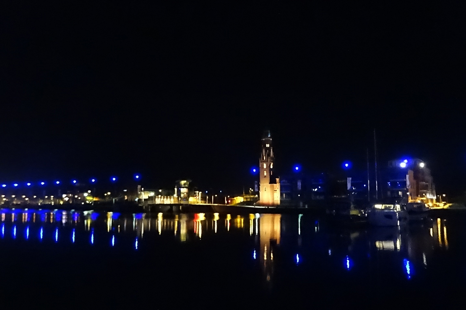 Bremerhaven bei Nacht