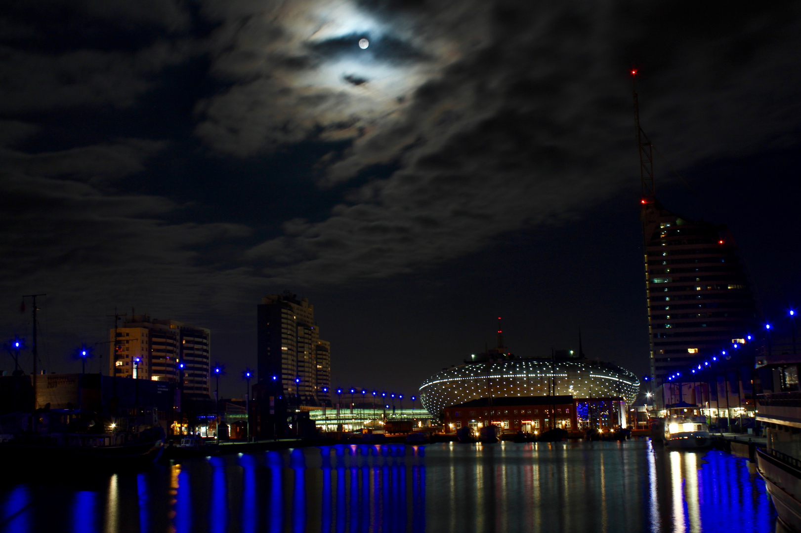 Bremerhaven bei Nacht (Mondphase)