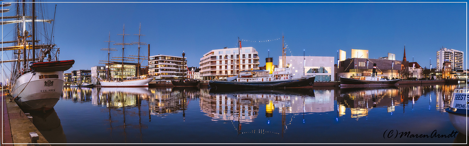 Bremerhaven - blaue Stunde