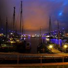 Bremerhaven, Boote im Überseehafen am Abend
