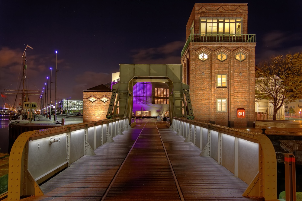 Bremerhaven - Brücke zum Auswandererhaus