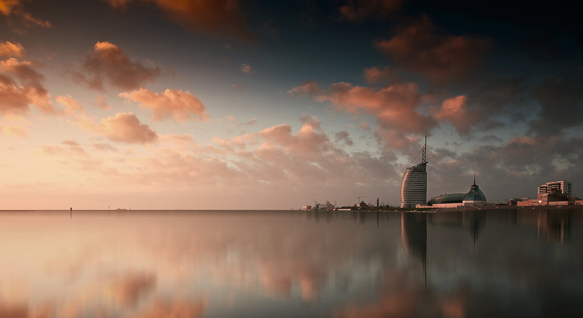 Bremerhaven- Havenwelten Spiegelung 