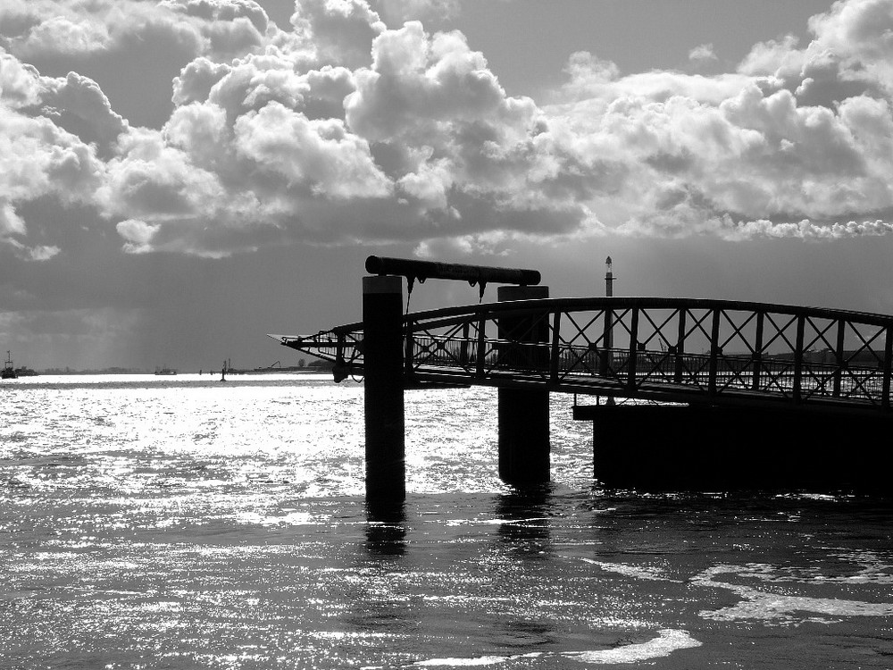 Bremerhaven Landungsbrücke