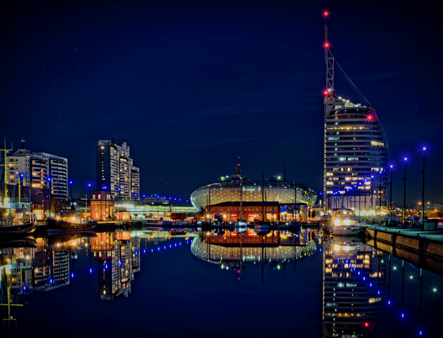 Bremerhaven neuer Hafen mit Klimahaus