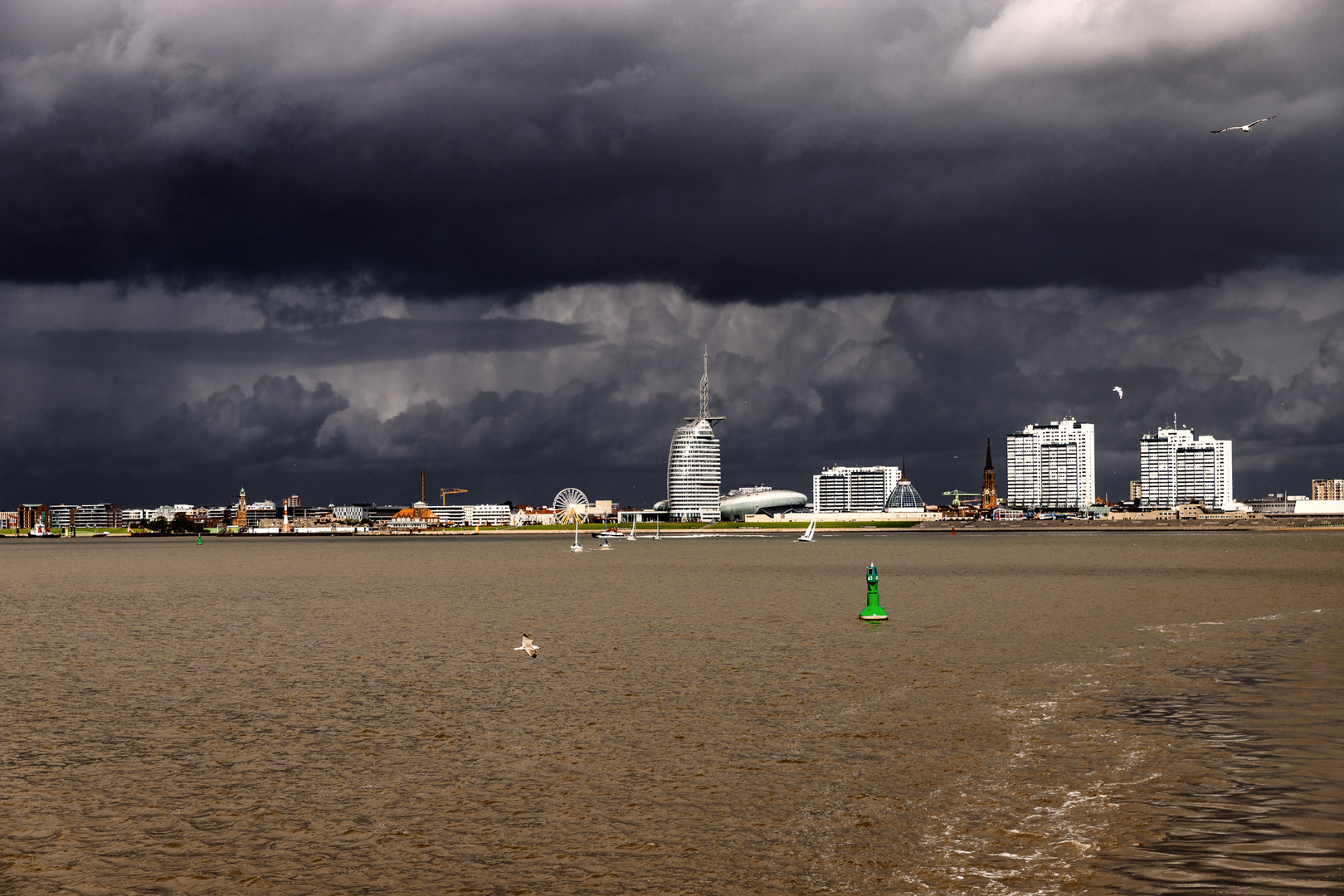 Bremerhaven vor dem Gewitter