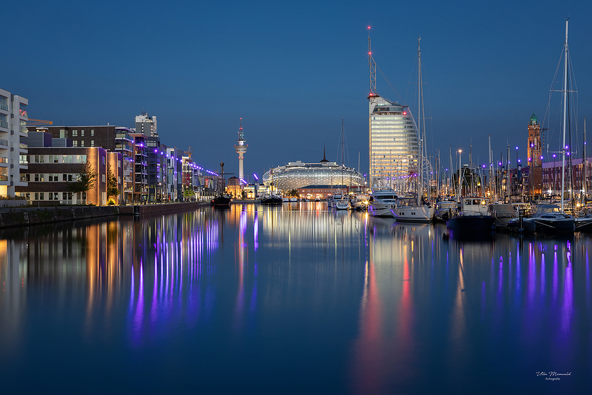...Bremerhaven@night... Foto & Bild | hafen, langzeitbelichtung, blaue stunde Bilder auf ...