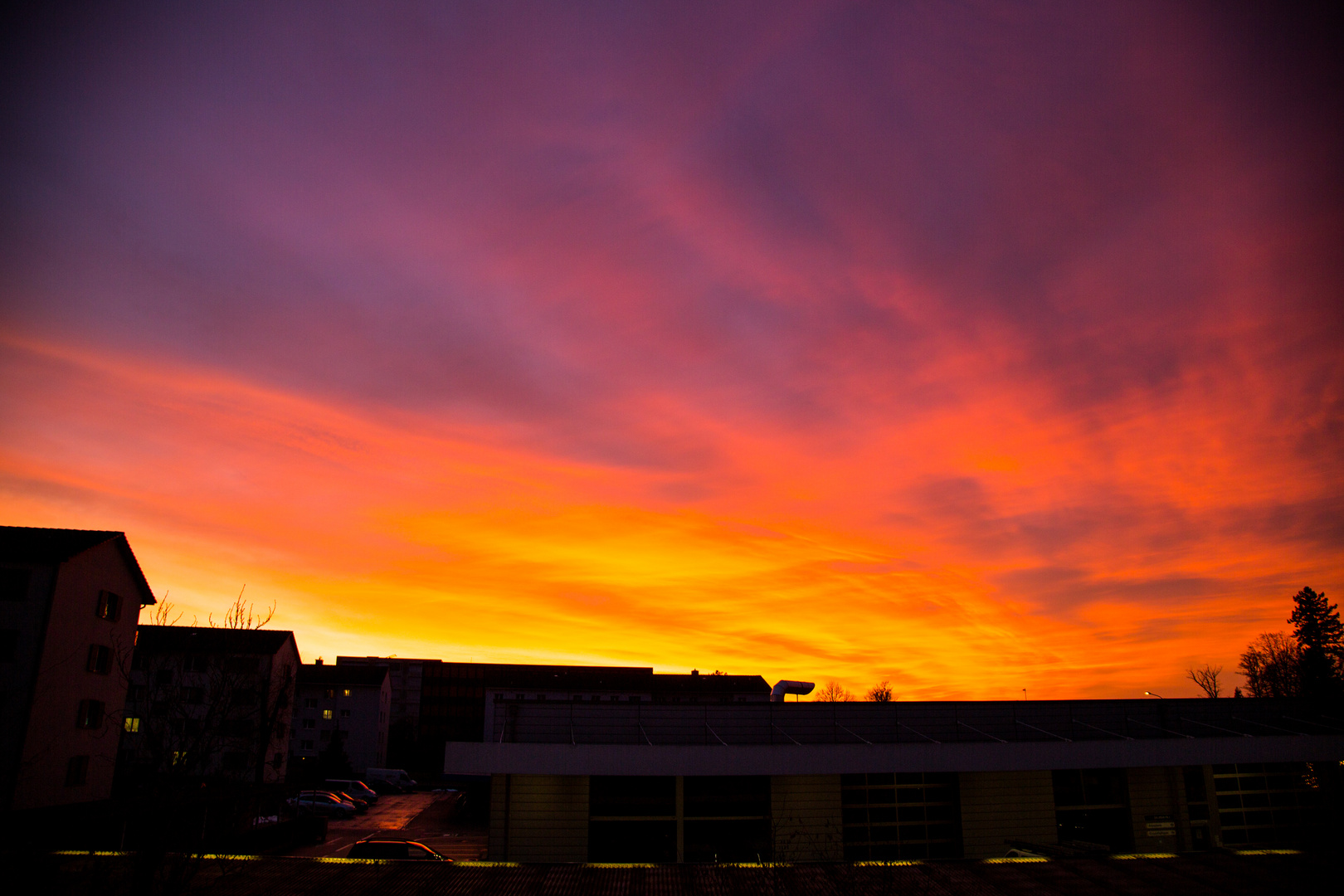 Brennender Himmel im Dezember