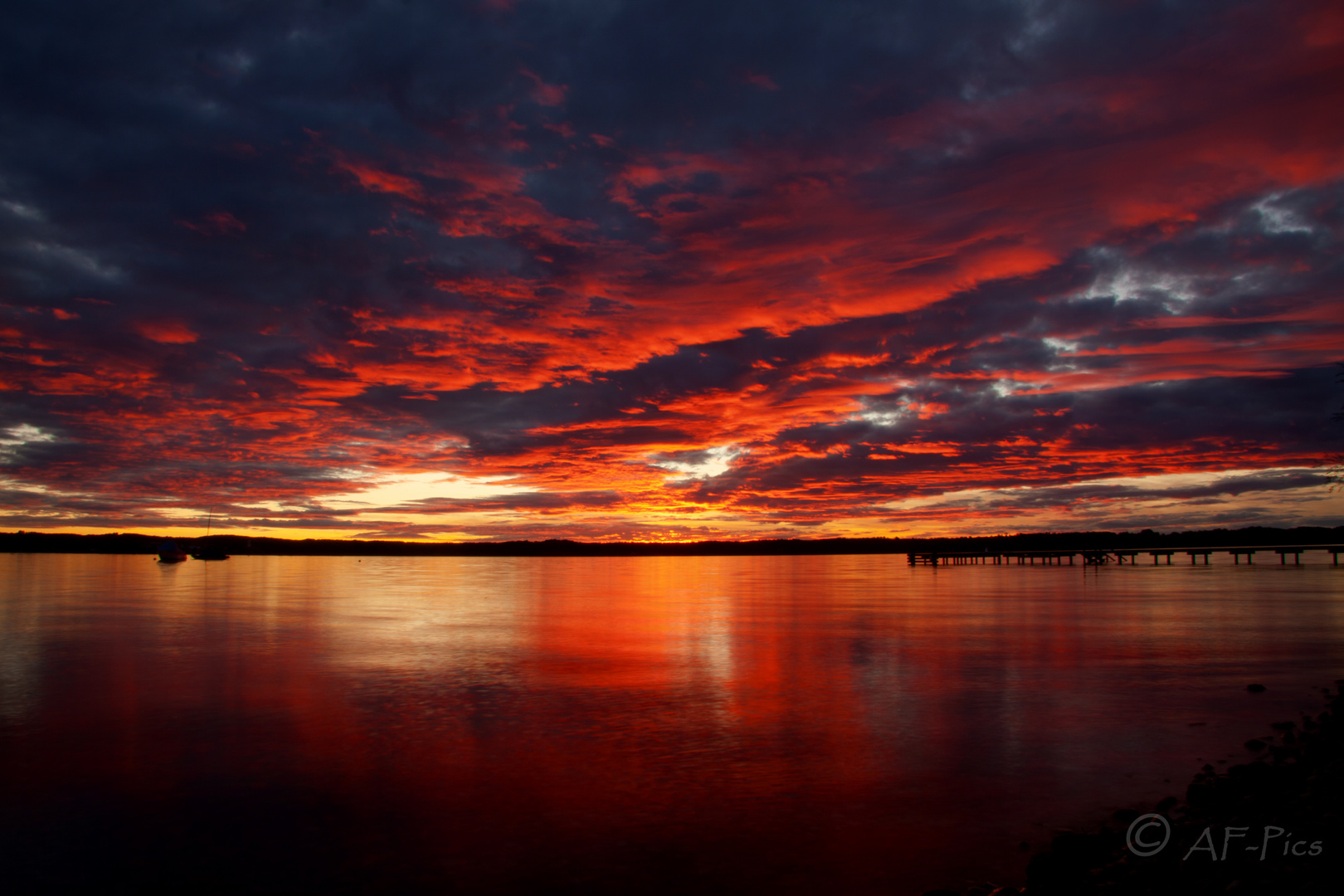 Brennender Himmel über dem Starnberger See