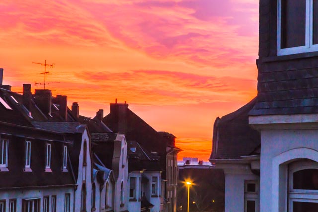 "brennender" Himmel über Frankfurt 1