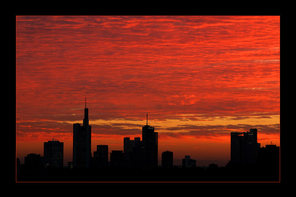 Brennender Himmel über Frankfurt