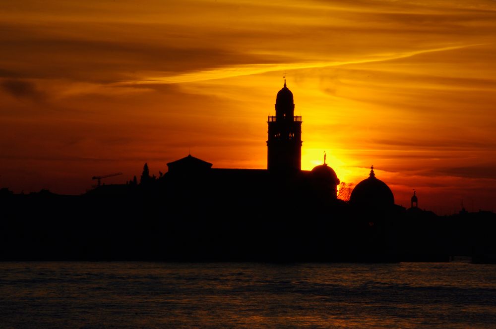 Brennender Himmel über Venedig