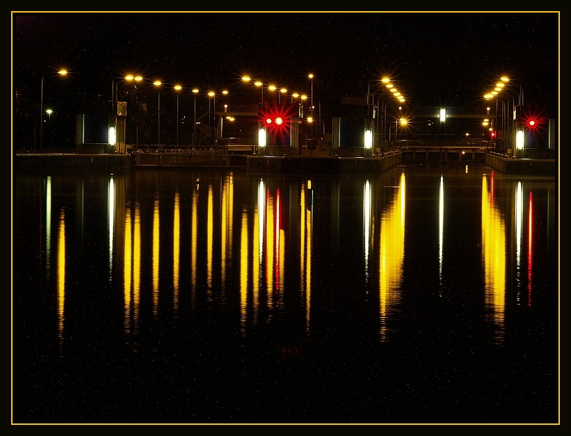 Brennstäbe im Kanal