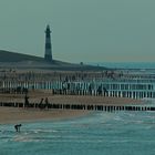 Breskens am Strand mit Leuchtturm