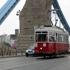 Breslau: Historische Straßenbahn auf der Grunwaldzkibrücke (Kaiserbrücke)