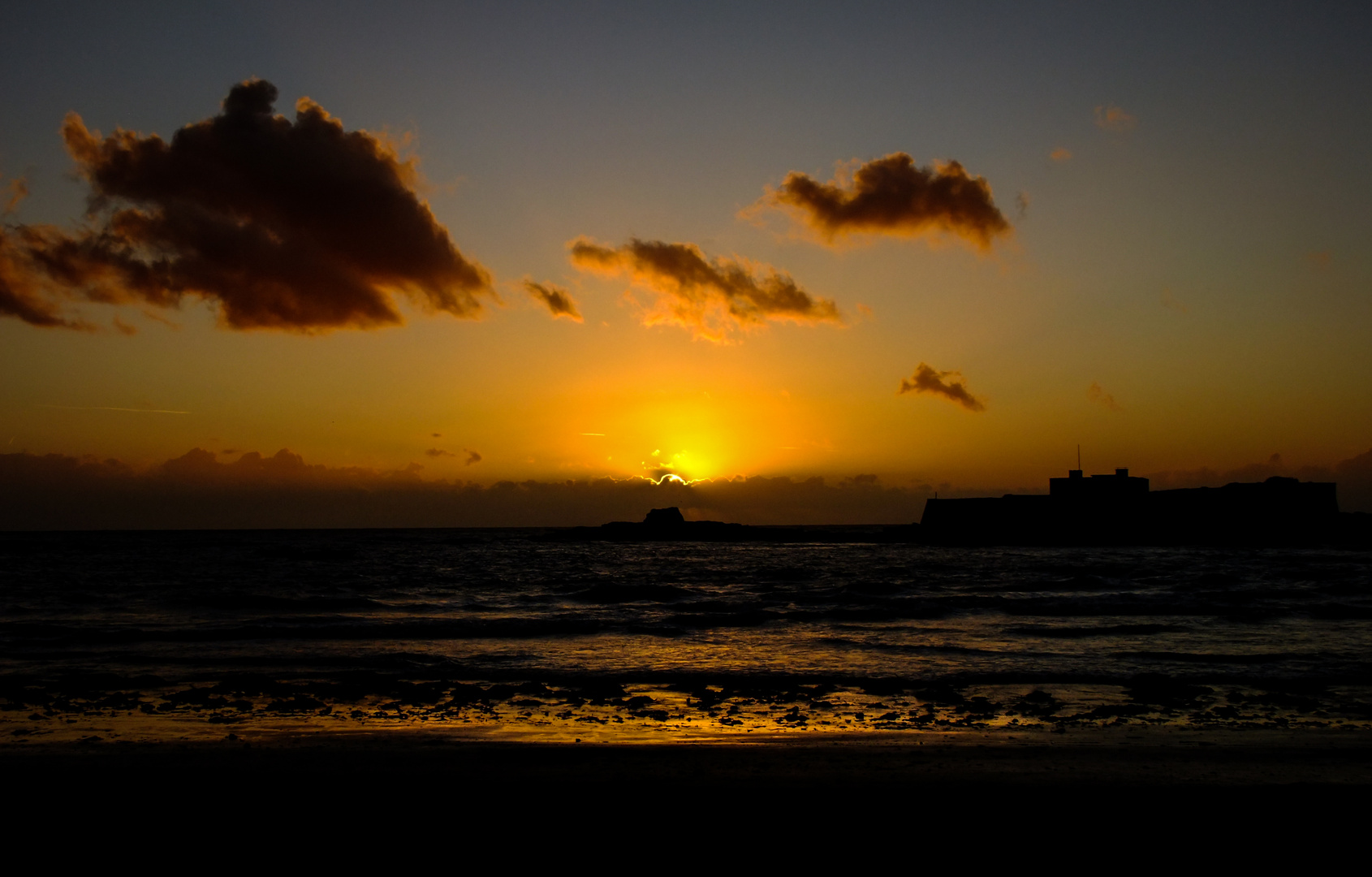 Bretagne. Fort bloqué (56270 ploemeur )