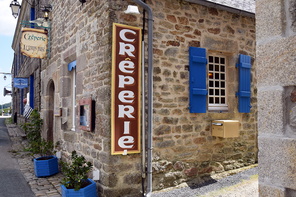 Bretagne - Überall anzutreffen "CREPERIE"