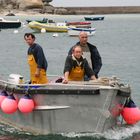 bretonische Fischer im Hafen von Pors Guen