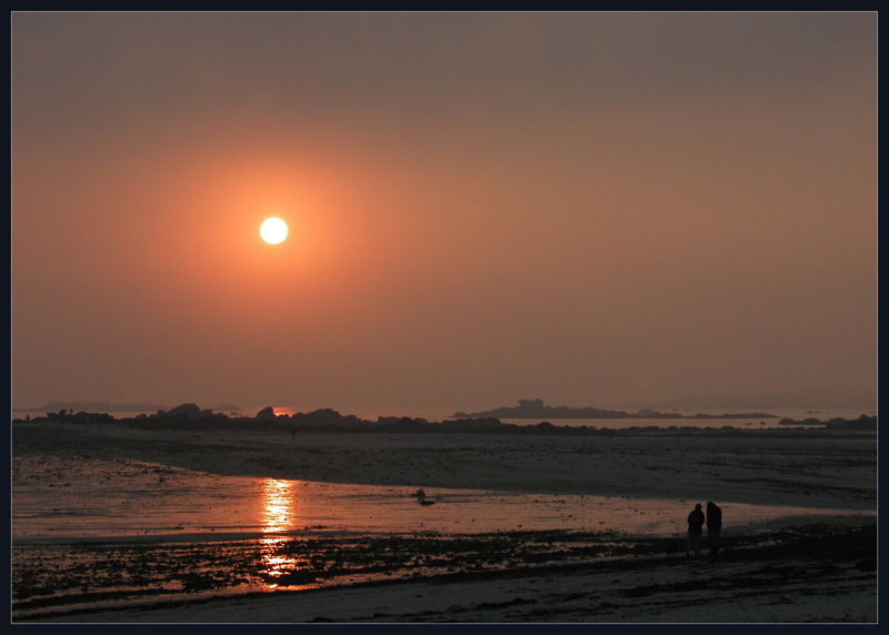 Bretonischer Sonnenuntergang mit Nebel versetzt