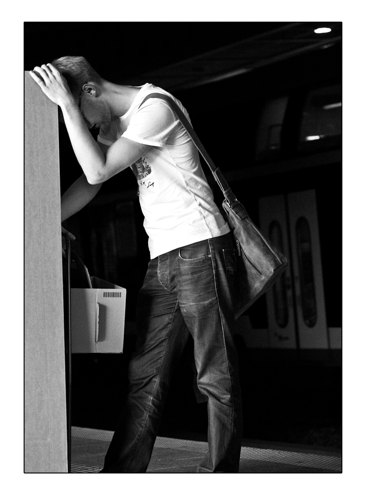 Brett vorm Kopf Foto & Bild streetfotografie mit menschen, kommunikation; grafik; szenen