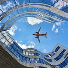 Breuninger Düsseldorf mit Airberlin Flugzeug