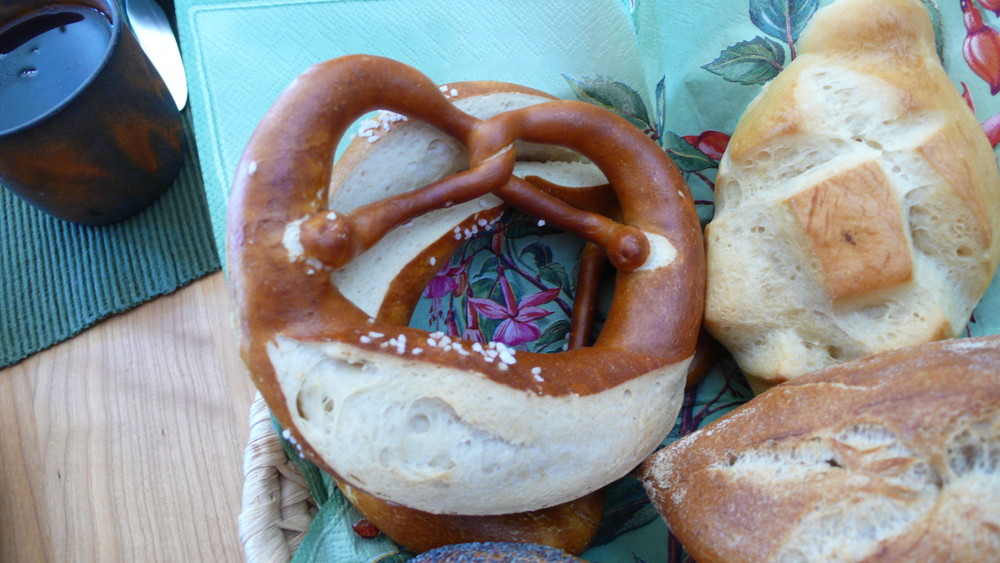 Brezeln, Mitschele +Brötchen