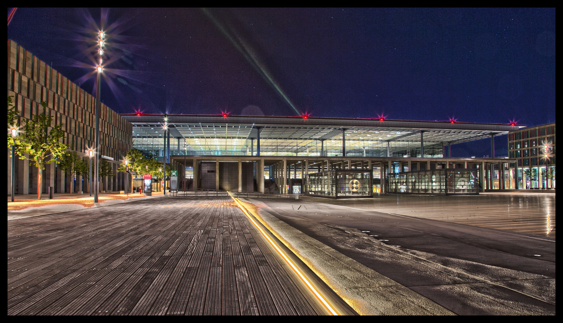 BRI ungeöffneter Flughafen Schönefeld bei Nacht