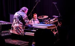 Brian Auger (Hammond B3) Karma Auger (dr)