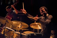 Brian Blade dr - John Patitucci b