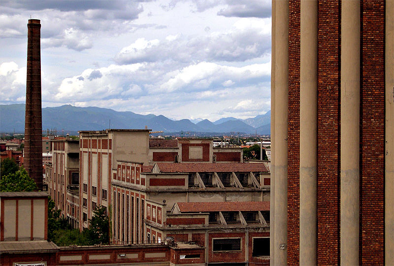 Bricks & Clouds