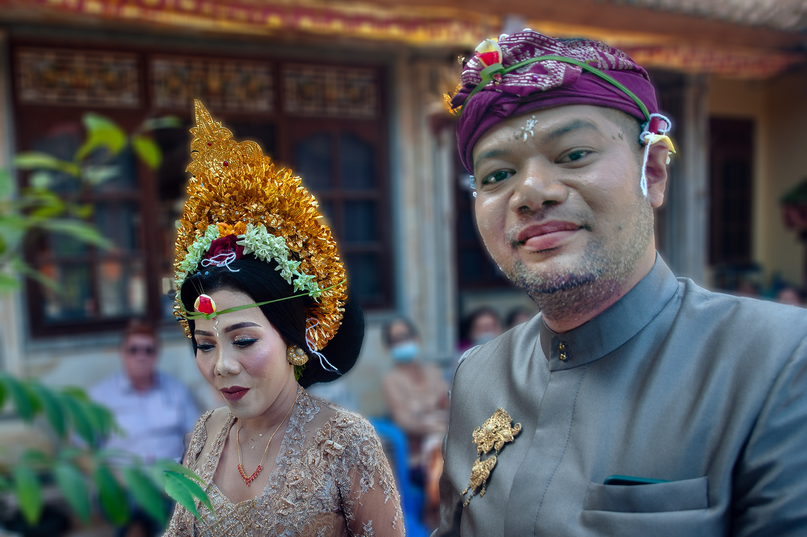 Bride and groom in the estade yard