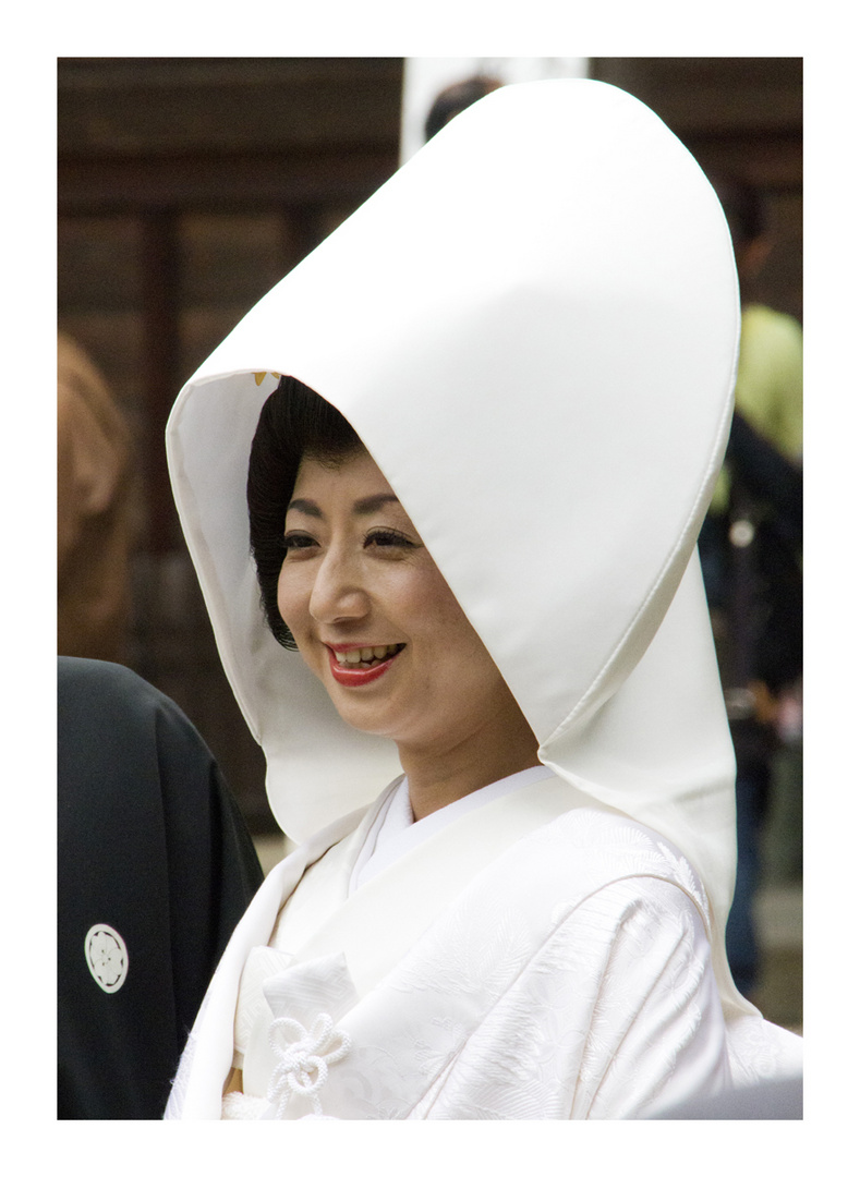 Brides wear traditional kimono