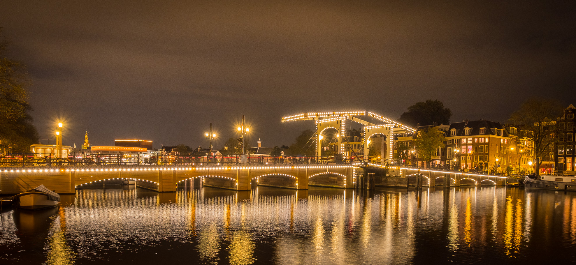 Bridge of lights