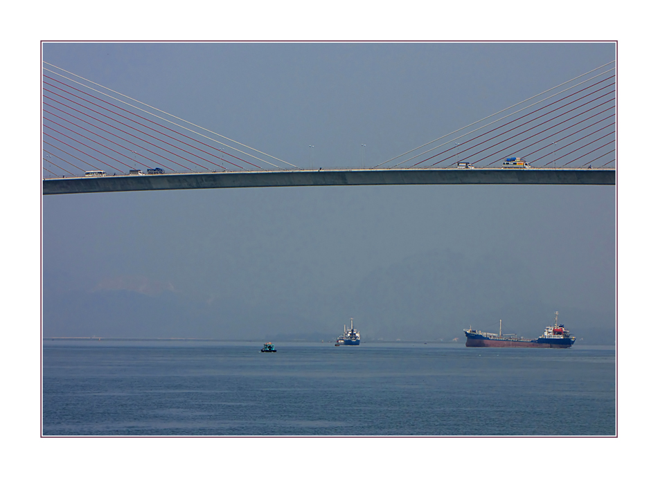 Bridge over Halong Water